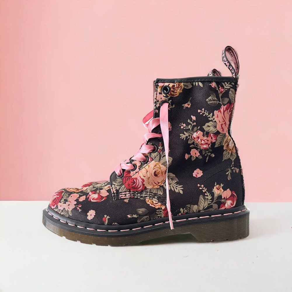 Dr. Martens In Black Victorian Flowers NEVER WORN size 6